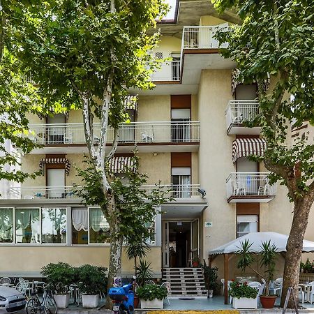 Hotel Elisabetta 2 Stelle Каттолика Экстерьер фото